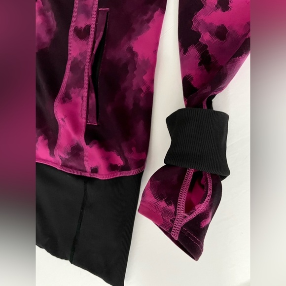 Lululemon Daily Practice Jacket Blooming Pixie Raspberry Black / Black - Picture 5 of 13